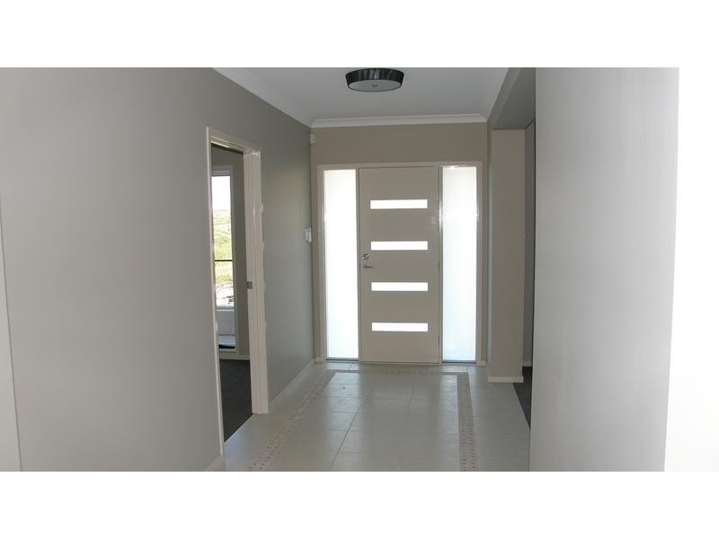 27 Cumberland Crescent, Little Mountain QLD 4551