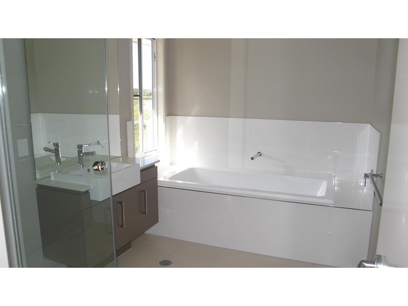 27 Cumberland Crescent, Little Mountain QLD 4551