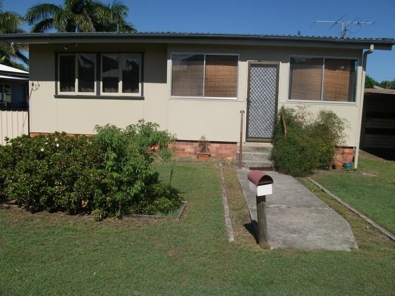 7 Fourth Avenue, Caloundra QLD 4551