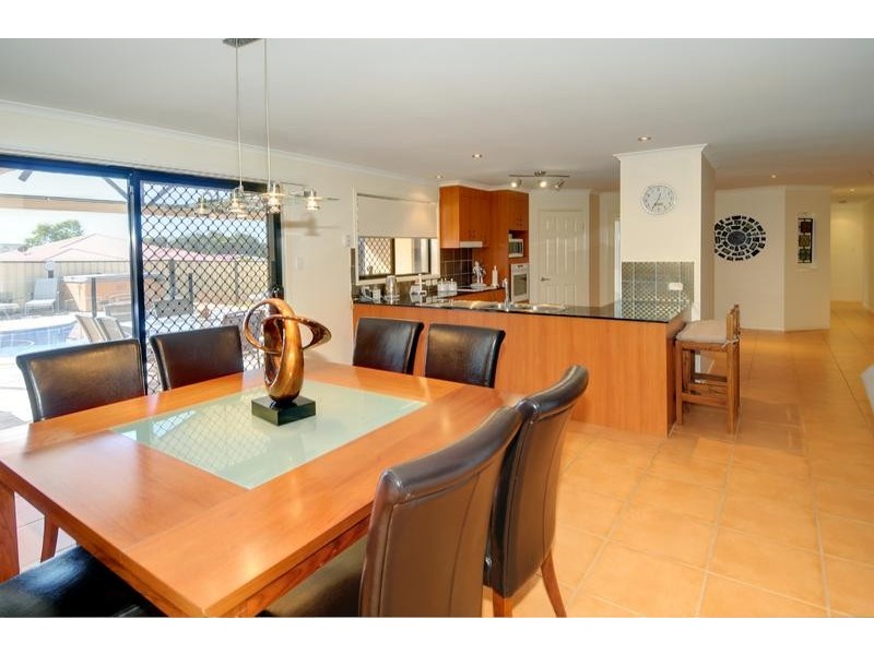 11 Anglia Place, Little Mountain QLD 4551