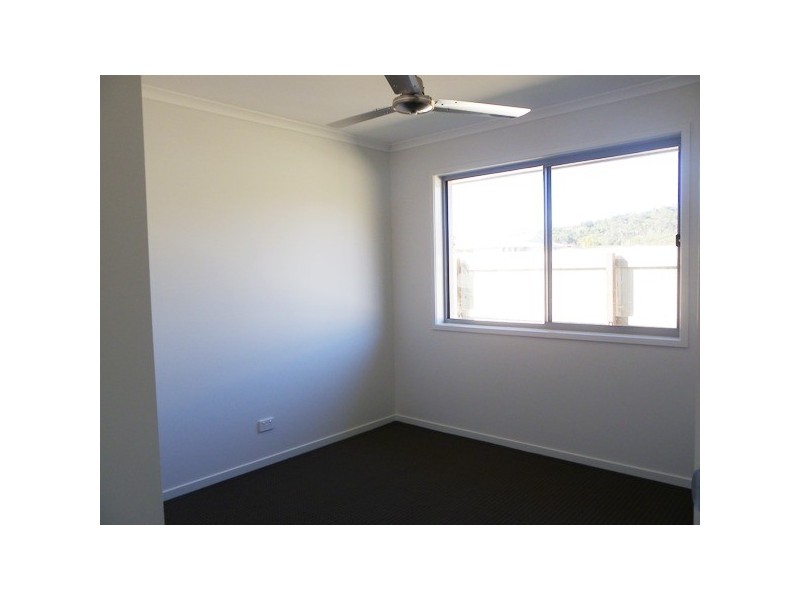 8 Parkview Place, Little Mountain QLD 4551