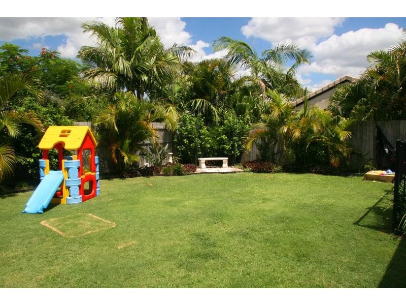 4 Botany Drive, Pelican Waters QLD 4551