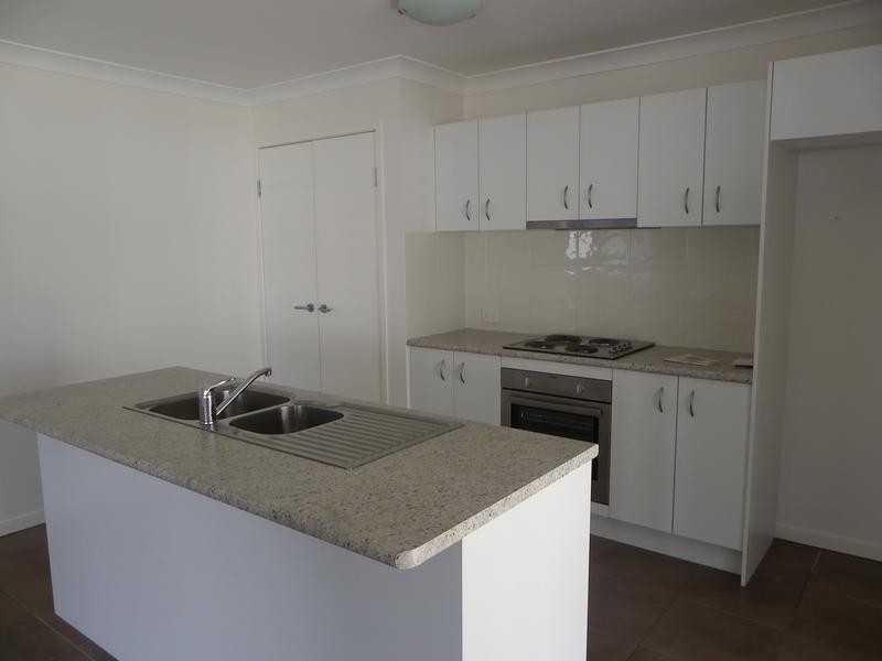13 Middle Park Street, Little Mountain QLD 4551