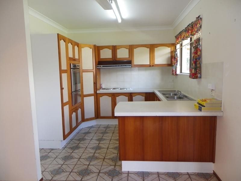 1/2 Bofors Place, Battery Hill QLD 4551