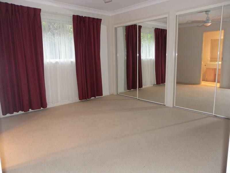 16 Gallery Place, Little Mountain QLD 4551