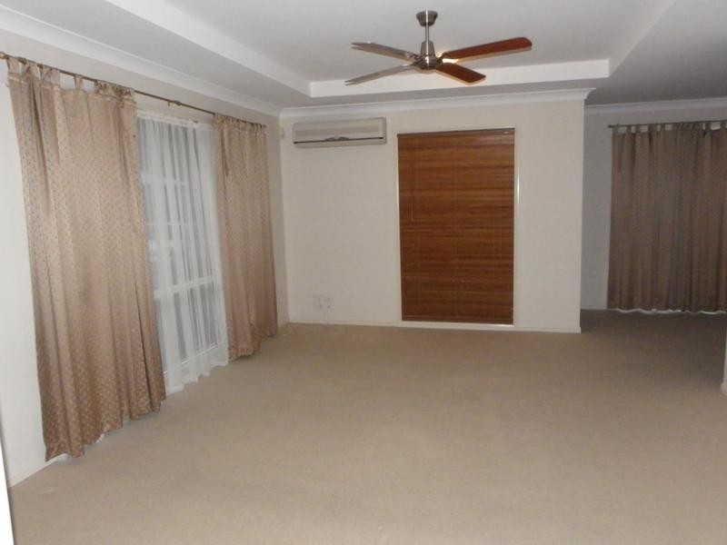 16 Gallery Place, Little Mountain QLD 4551