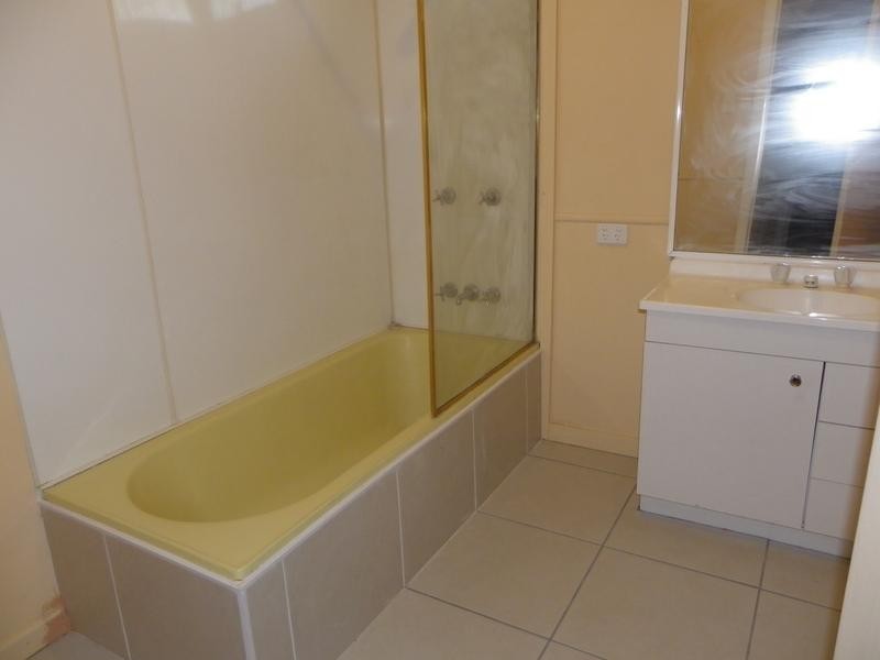 24 Upper Gay Terrace, Kings Beach QLD 4551