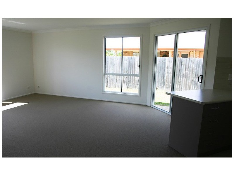 1/4 Harbourlights Way, Pelican Waters QLD 4551