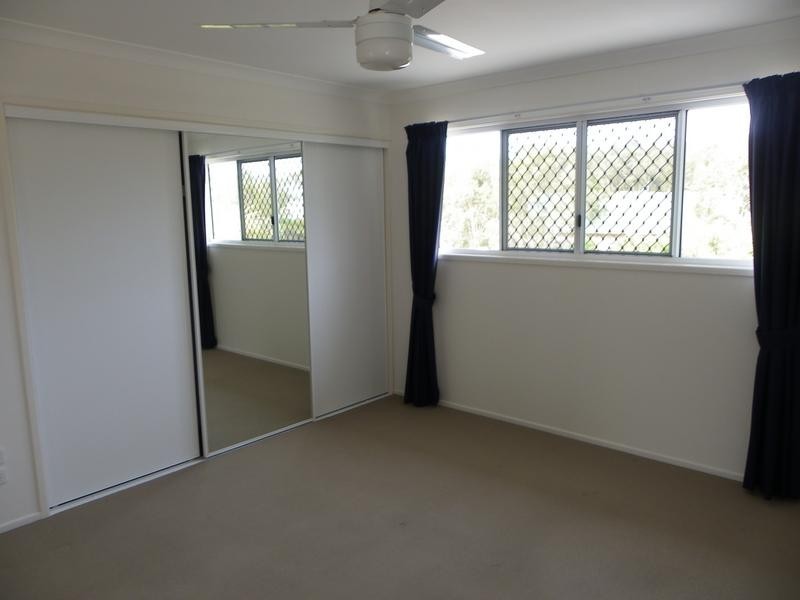 1/4 Harbourlights Way, Pelican Waters QLD 4551
