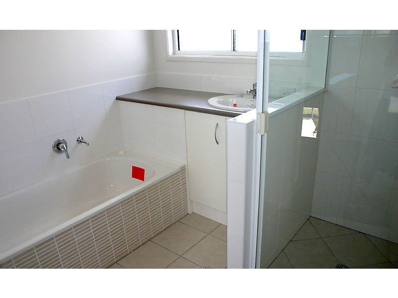 1/4 Harbourlights Way, Pelican Waters QLD 4551