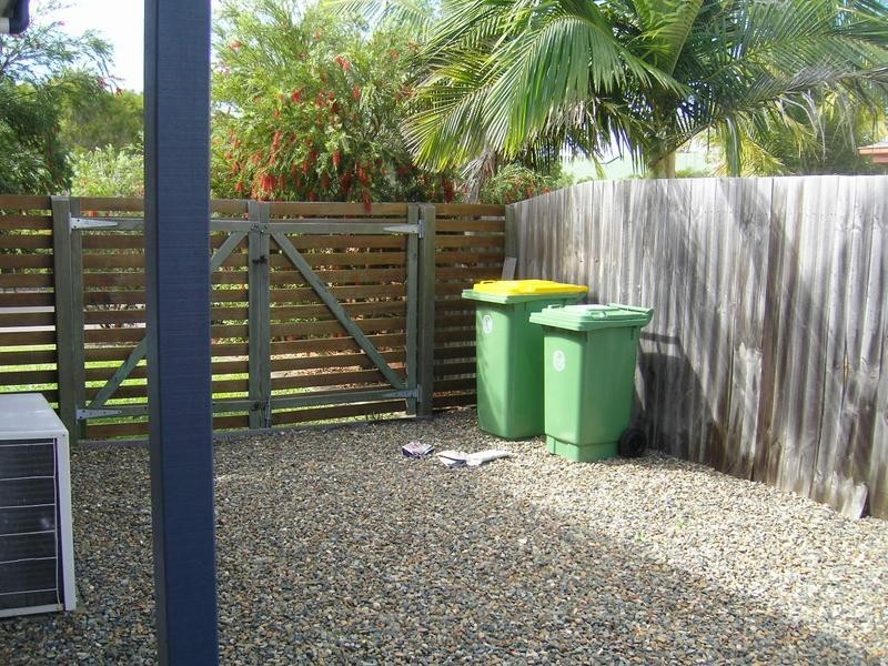 1/4 Harbourlights Way, Pelican Waters QLD 4551