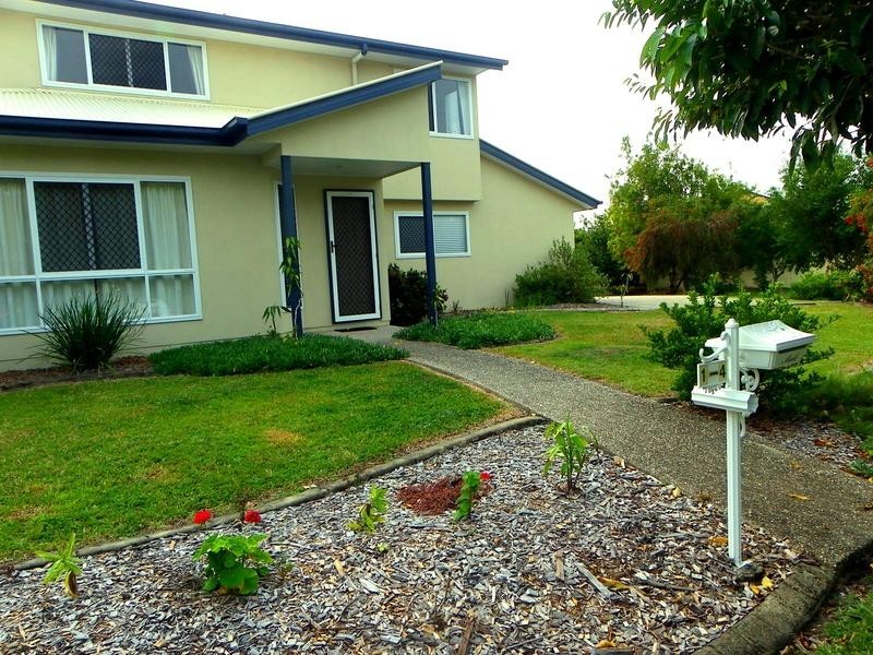 1/4 Harbourlights Way, Pelican Waters QLD 4551