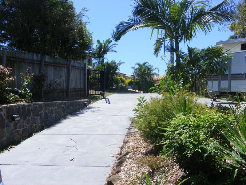 42 Enfield Crescent, Battery Hill QLD 4551