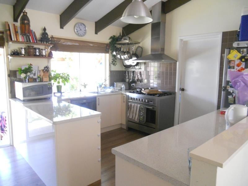 42 Enfield Crescent, Battery Hill QLD 4551