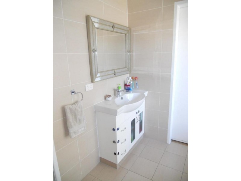 42 Enfield Crescent, Battery Hill QLD 4551