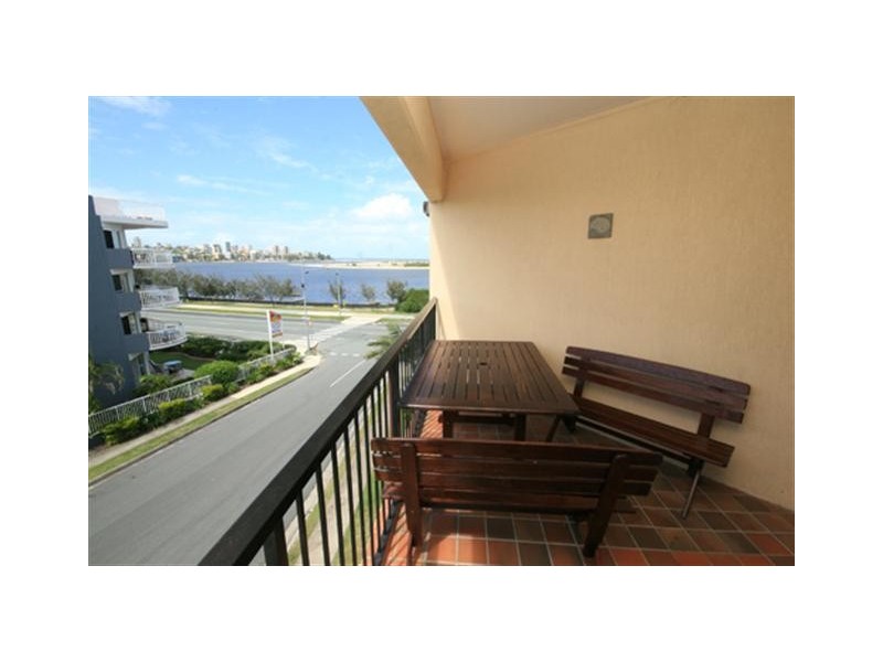 6/9 The Esplanade, Golden Beach QLD 4551