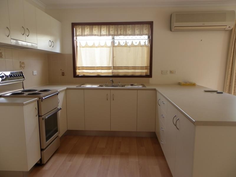 2/43 Currimundi Road, Currimundi QLD 4551