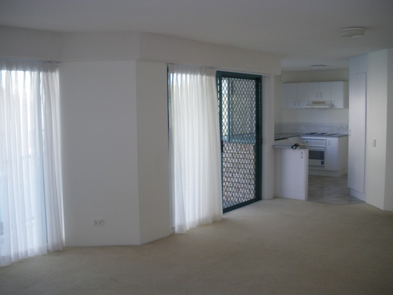 2/12 Mahia Terrace, Kings Beach QLD 4551