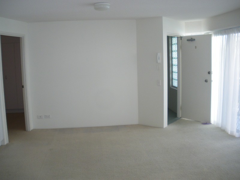 2/12 Mahia Terrace, Kings Beach QLD 4551