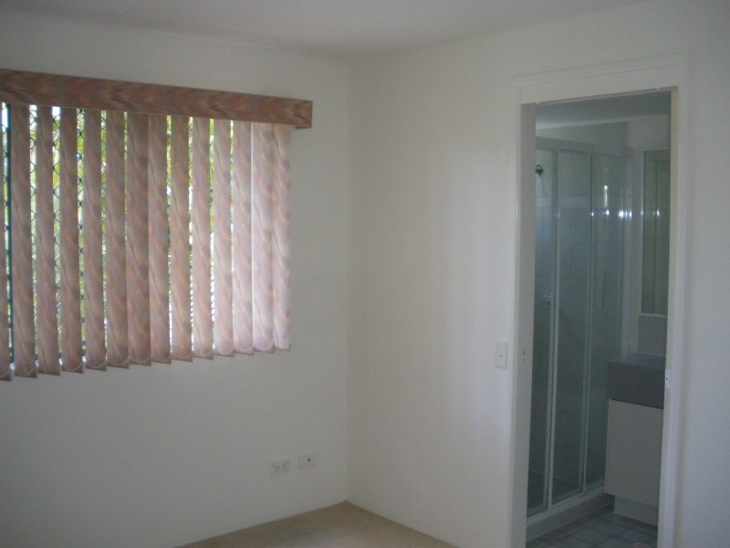 2/12 Mahia Terrace, Kings Beach QLD 4551