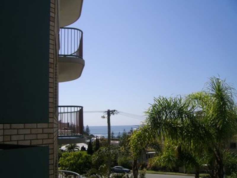 2/12 Mahia Terrace, Kings Beach QLD 4551