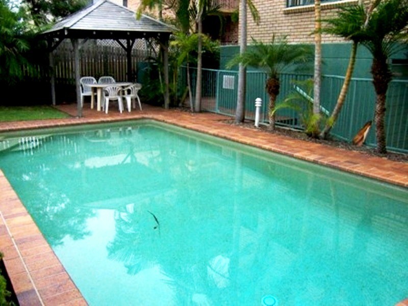 2/12 Mahia Terrace, Kings Beach QLD 4551