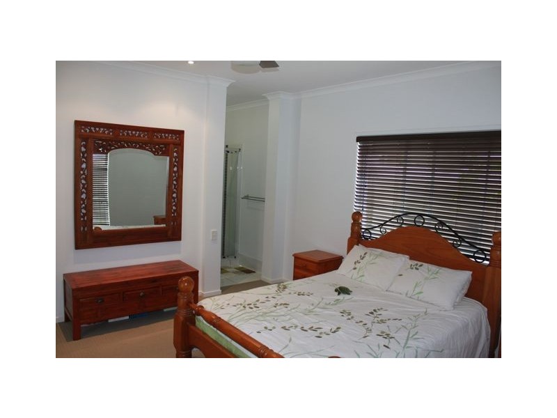 17 Barrine Crescent, Caloundra West QLD 4551