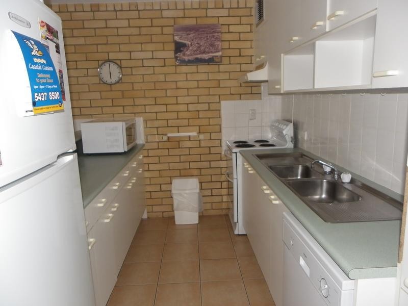 11/6 Merrima Avenue, Kings Beach QLD 4551