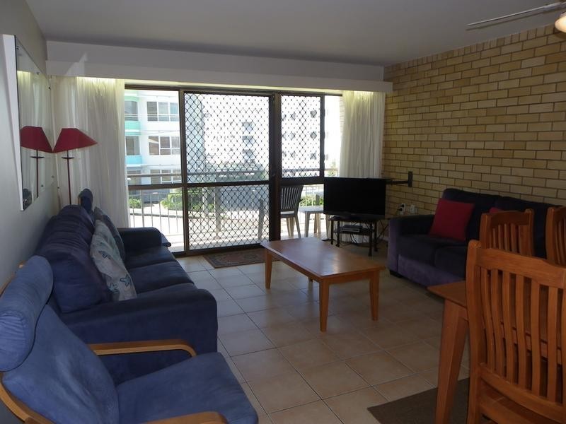 11/6 Merrima Avenue, Kings Beach QLD 4551