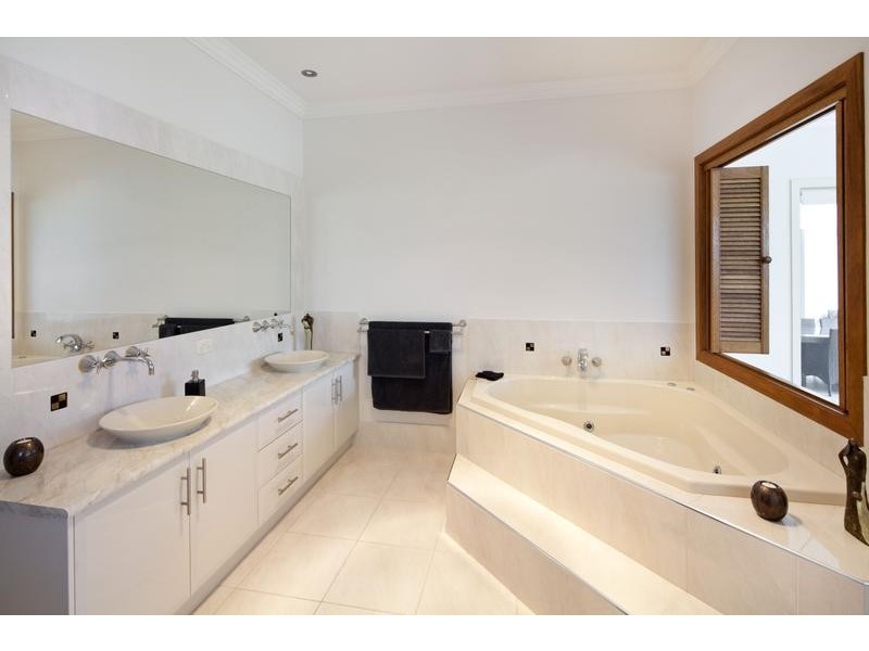 17 Francis Court, Pelican Waters QLD 4551