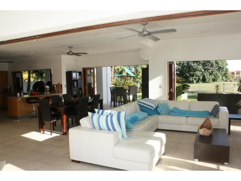 12 Midden Place, Pelican Waters QLD 4551