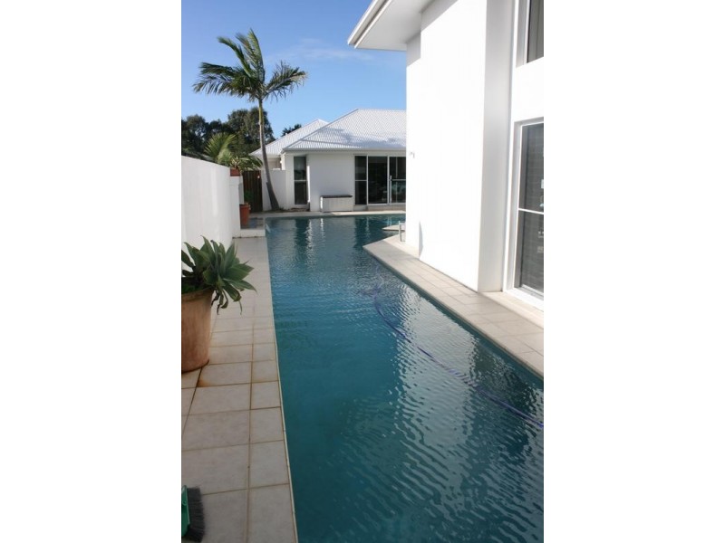 12 Midden Place, Pelican Waters QLD 4551