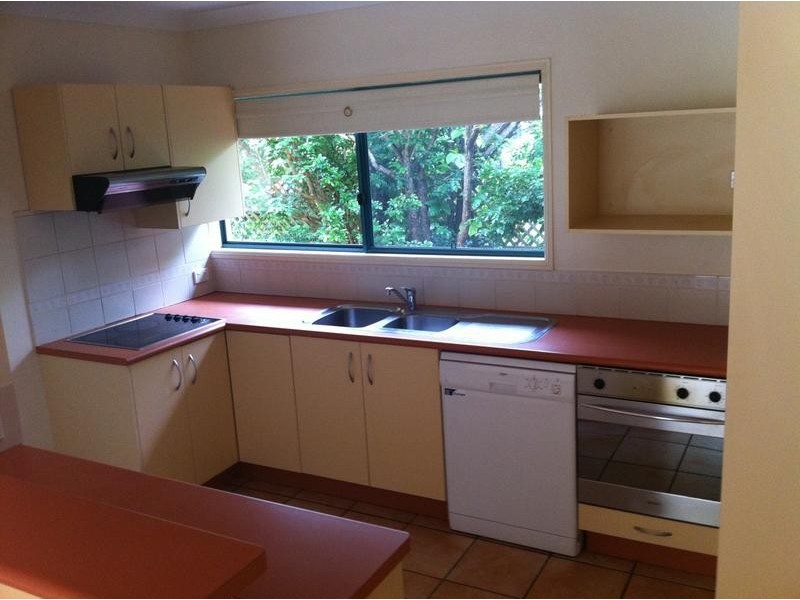 2/6 Gregory Street, Golden Beach QLD 4551