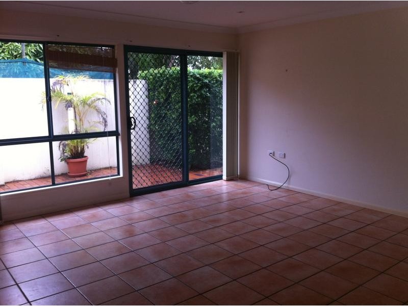 2/6 Gregory Street, Golden Beach QLD 4551