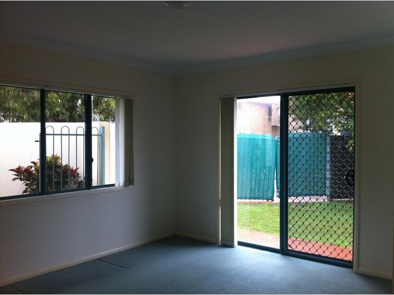 2/6 Gregory Street, Golden Beach QLD 4551