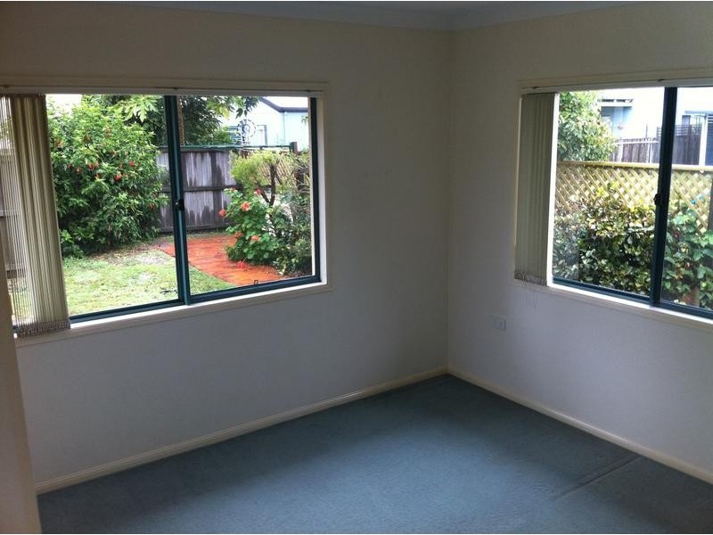 2/6 Gregory Street, Golden Beach QLD 4551