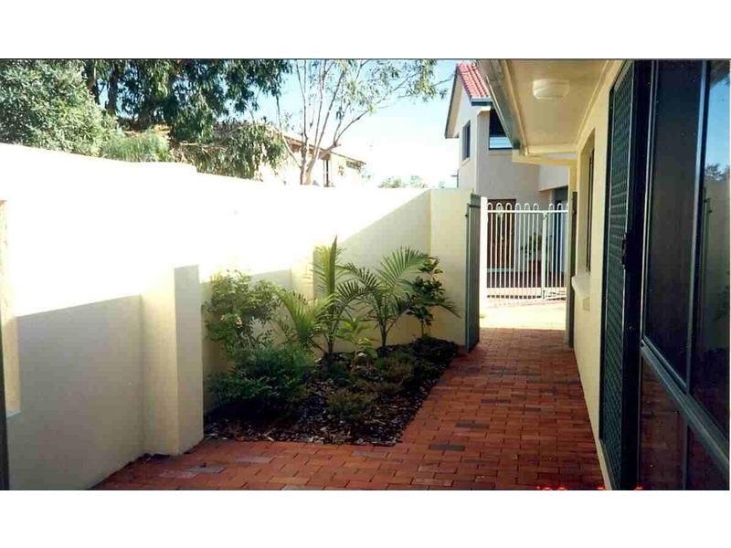 2/6 Gregory Street, Golden Beach QLD 4551