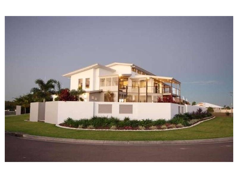 2 Elimbah Street, Pelican Waters QLD 4551