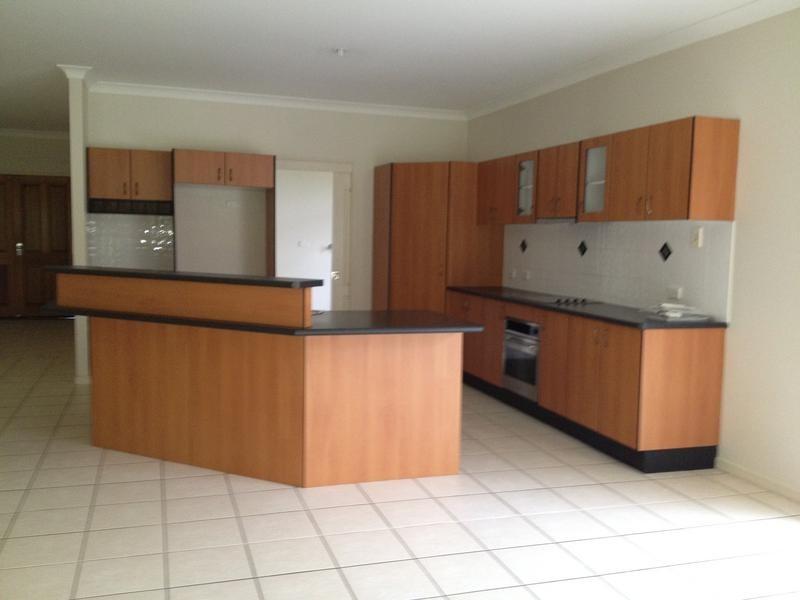 18 Campbellville Circuit, Pelican Waters QLD 4551