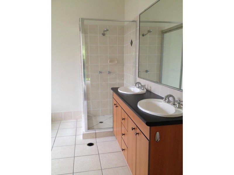 18 Campbellville Circuit, Pelican Waters QLD 4551