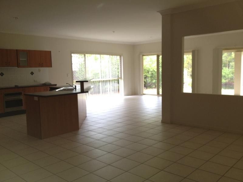 18 Campbellville Circuit, Pelican Waters QLD 4551