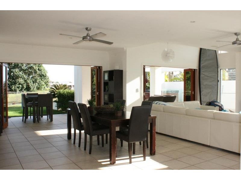 12 Midden Place, Pelican Waters QLD 4551