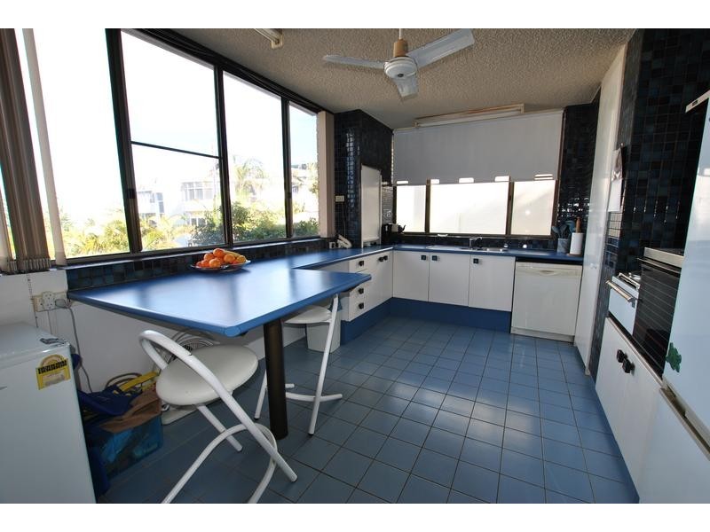 2/2 Burgess Street, Kings Beach QLD 4551