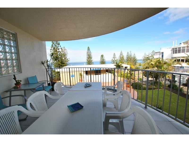 2/2 Burgess Street, Kings Beach QLD 4551