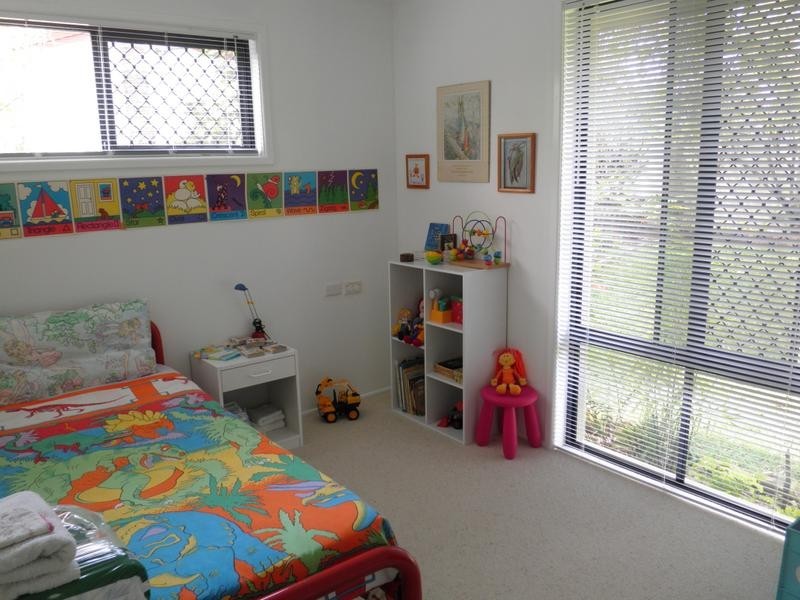 64 Enfield Crescent, Battery Hill QLD 4551