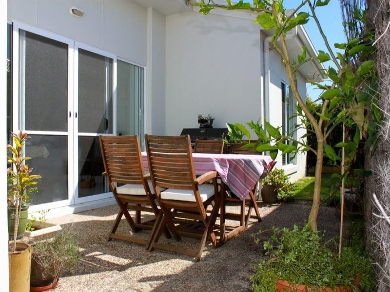 17 Barrine Crescent, Caloundra West QLD 4551