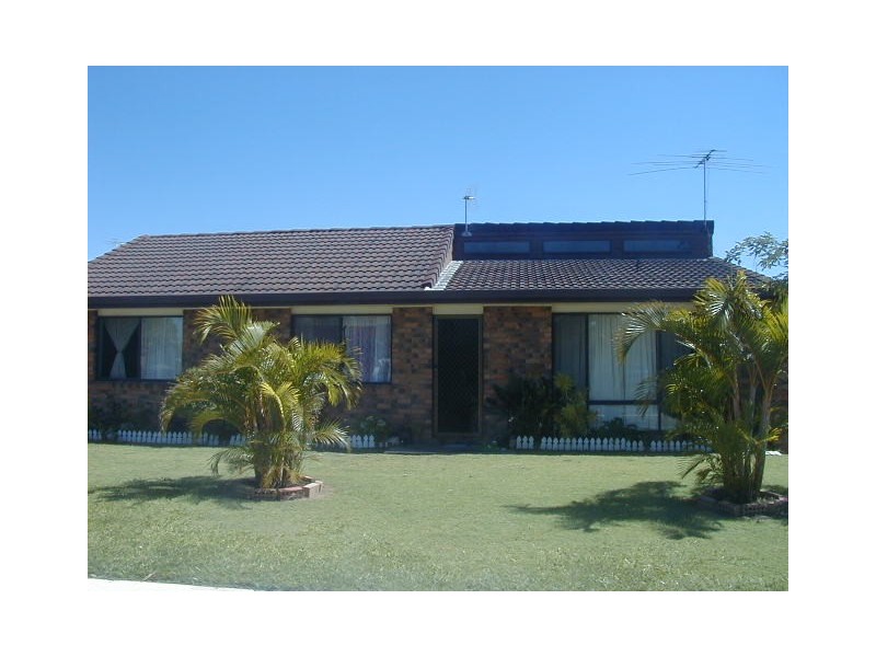 1/3 Pumicestone Place, Golden Beach QLD 4551