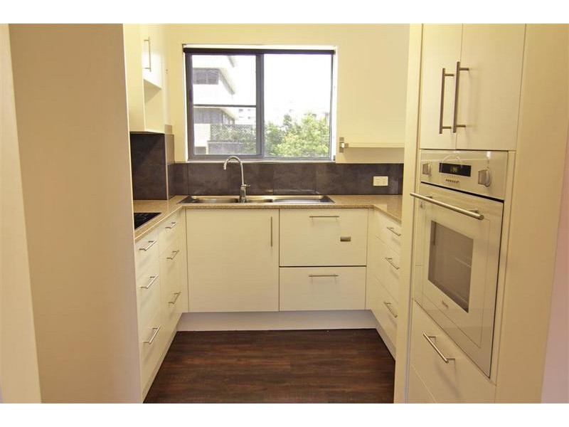 2/23 Maltman Street, Kings Beach QLD 4551