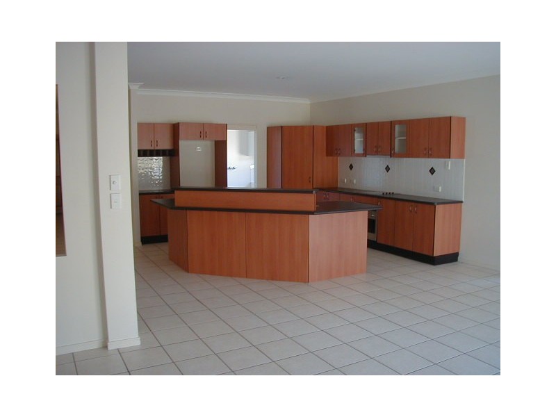 18 Campbellville Circuit, Pelican Waters QLD 4551