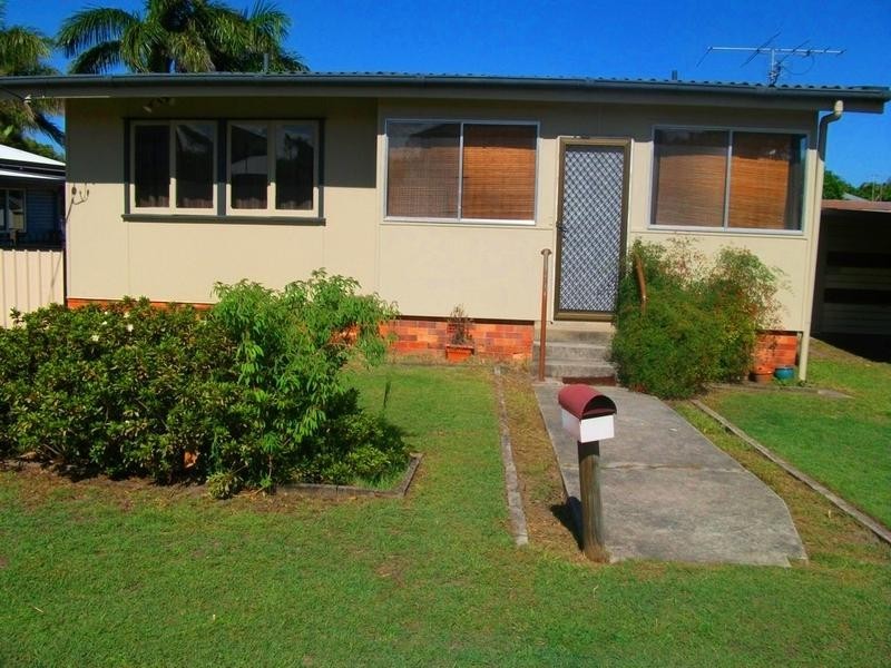 7 Fourth Avenue, Caloundra QLD 4551